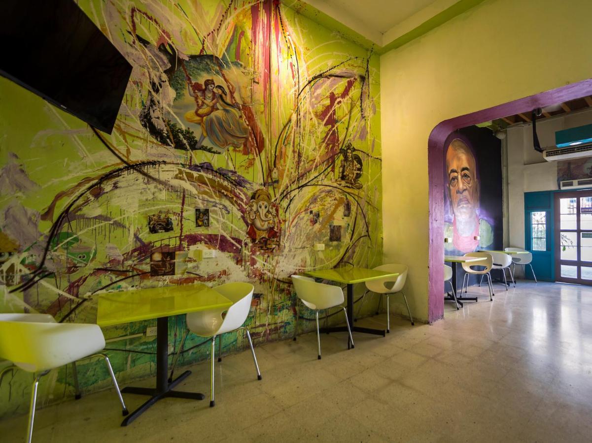 Oyo Hotel Hare Krishna Monterrey Extérieur photo