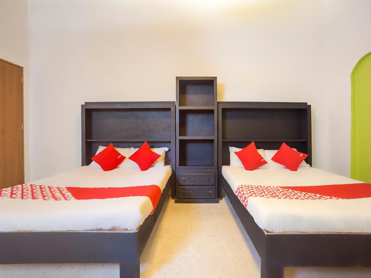 Oyo Hotel Hare Krishna Monterrey Extérieur photo